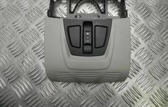 Radio/GPS head unit trim
