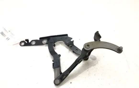 Engine bonnet/hood hinges