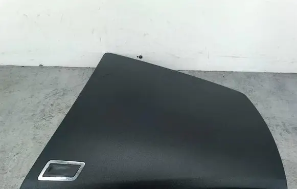 Glove box