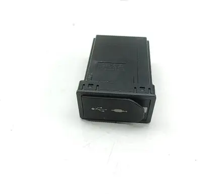 Lexus RC AUX in-socket connector 8619053051