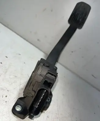 Volvo S60 Accelerator throttle pedal 31329061