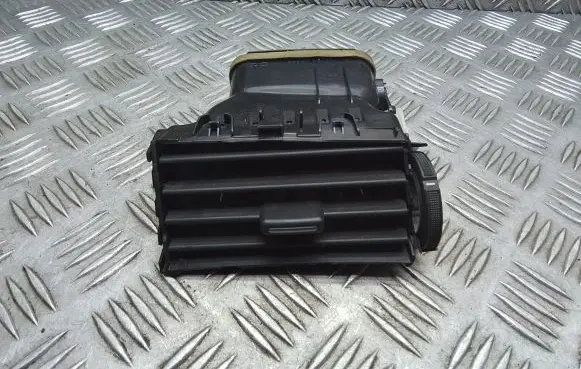 Toyota Verso Dashboard side air vent grill/cover trim 556600F030