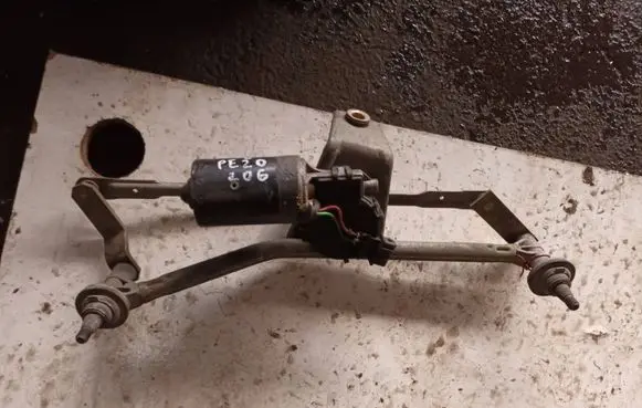Peugeot 206 Front wiper linkage 