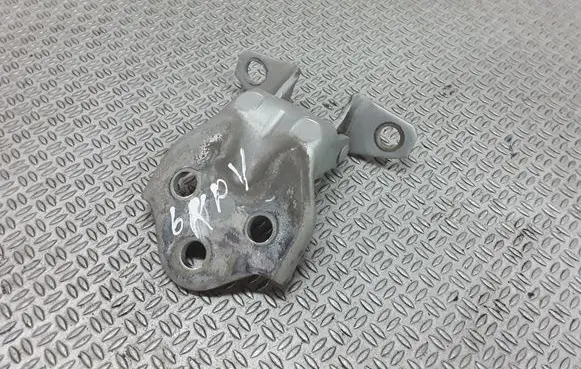 Hyundai Santa Fe Front door upper hinge