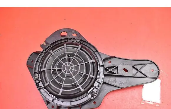 Opel Grandland X Subwoofer speaker 9813827180