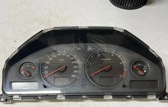 Volvo S60 Speedometer (instrument cluster) 8602764 69294730T 8673262
