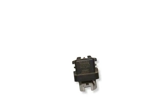 Toyota RAV 4 (XA30) Glow plug pre-heat relay 2861067010