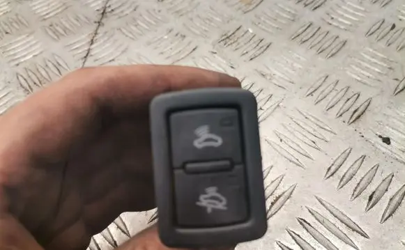 Audi A4 S4 B8 8K Alarm switch 4f0962109