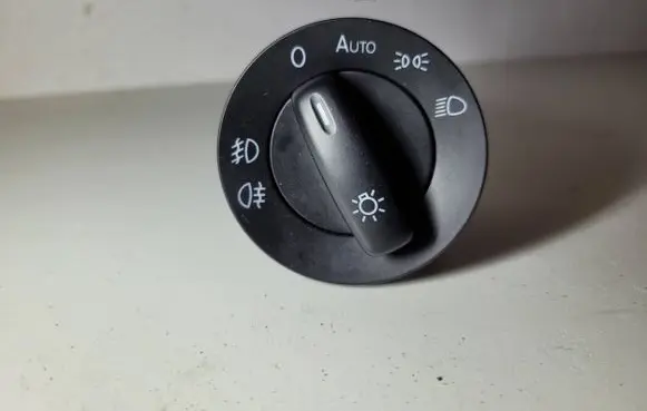 Volkswagen Tiguan Light switch 1K0941431BM