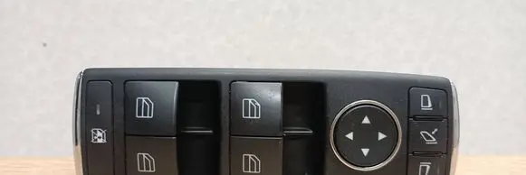 Mercedes-Benz C W204 Electric window control switch A2048700251 ZGS002 03139400