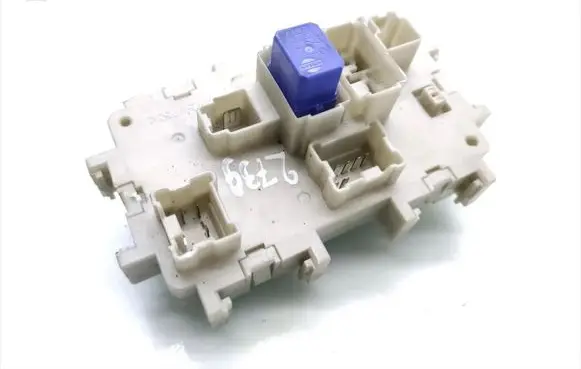 Nissan Pathfinder R51 Fuse module
