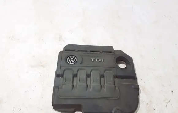 Volkswagen PASSAT B8 Engine cover (trim) 04L103925Q