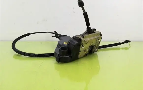 Peugeot 307 CC Front door lock 52229780