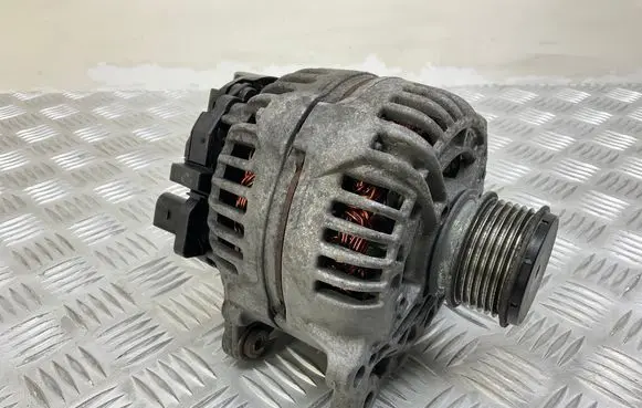 Audi Q3 8U Generator/alternator 03L903023