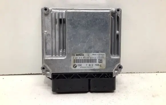 BMW 5 E60 E61 Engine control unit/module 7811700 0281015043
