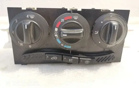 Mercedes-Benz A W168 Climate control unit 1688300485