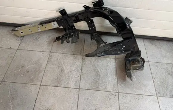 Volkswagen Amarok II Fender mounting bracket 