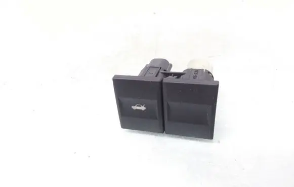 Ford Mondeo Mk III Tailgate opening switch 1S7T19B514AA