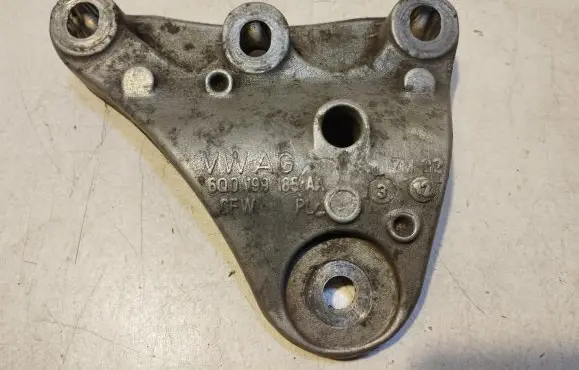 Skoda Fabia Mk2 (5J) Engine mounting bracket 6Q0199185AA
