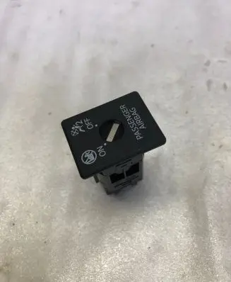 Mazda CX-30 Passenger airbag on/off switch Da6a666h0