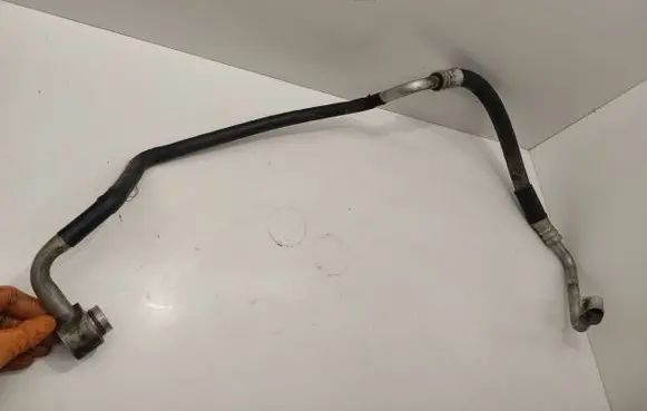 Air conditioning (A/C) pipe/hose