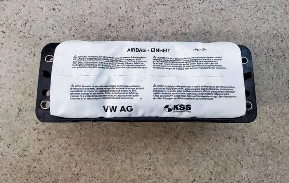 Volkswagen Golf VII Passenger airbag 8V0880204J