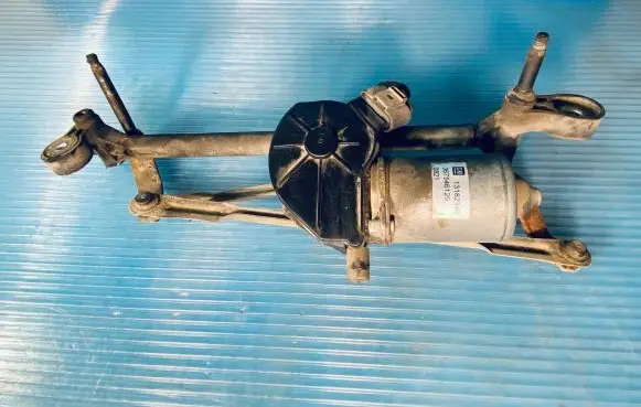 Opel Corsa D Front wiper linkage and motor 13182340 367546129 40506712V