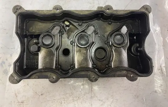 Hyundai Accent Rocker cam cover 