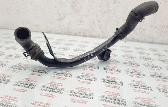 Volkswagen Touran II Engine coolant pipe/hose 03L122157K