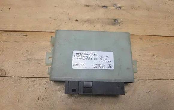 Mercedes-Benz C W205 Reducing agents exhaust control unit A0009007604