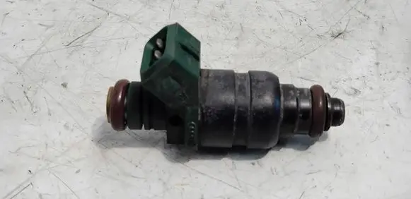 Audi A3 S3 8L Fuel injector 037906031AA