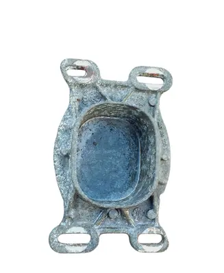 Engine mounting bracket