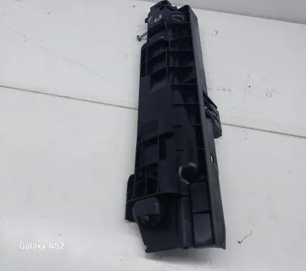 BMW 1 E81 E87 Radiator mount bracket 7524914 11074810