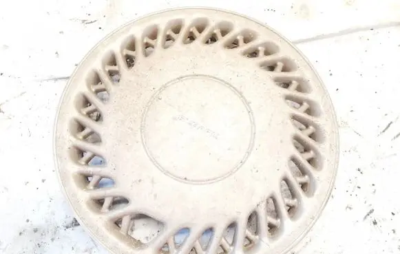 Subaru Outback R15 wheel hub/cap/trim 