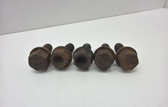 BMW 5 E60 E61 Nuts/bolts