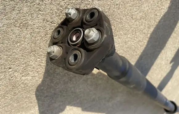 BMW 1 F40 Middle center prop shaft 8689359