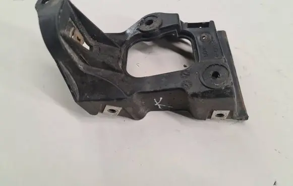 Audi A6 S6 C5 4B Fender mounting bracket 4B0853921B