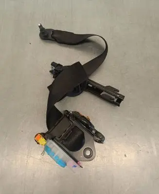Mercedes-Benz B W246 W242 Front seatbelt 3063559 071DG5H33C 3063560