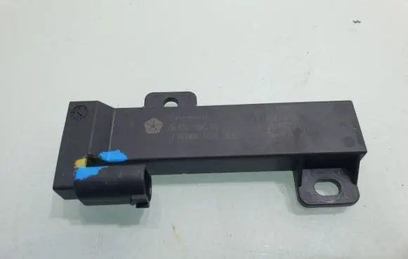 Jeep Compass Aerial antenna amplifier P68051315AB