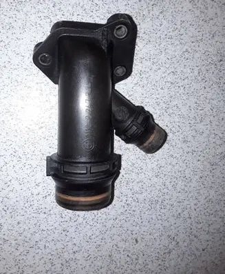 BMW 5 E60 E61 Engine coolant pipe/hose 11122247744 2247744
