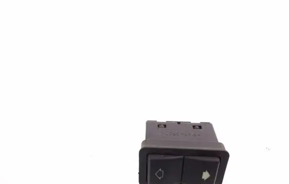 BMW 5 E39 Electric window control switch 8368974