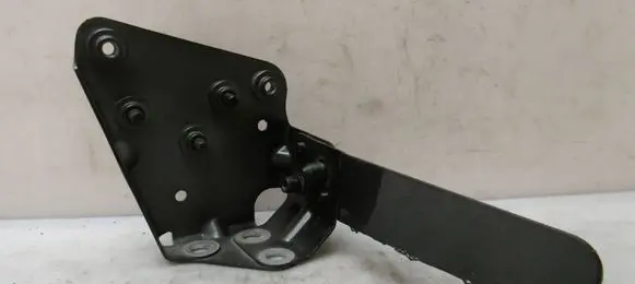 Audi R8 42 Fender mounting bracket 420806419