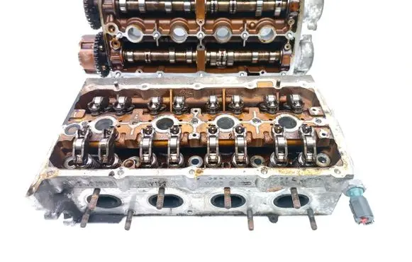 Volkswagen Touran I Engine head 03C103358S BLF BLP