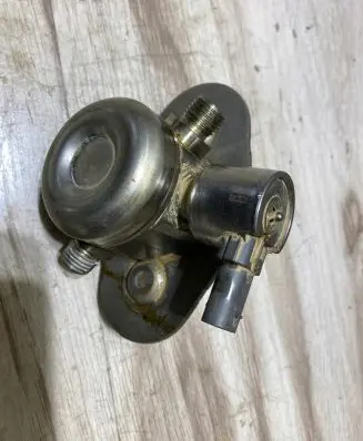 Fuel injection high pressure pump