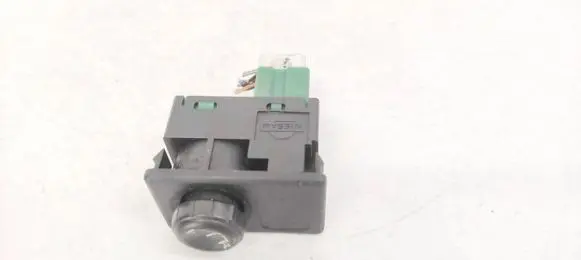 Nissan Primera Wing mirror switch