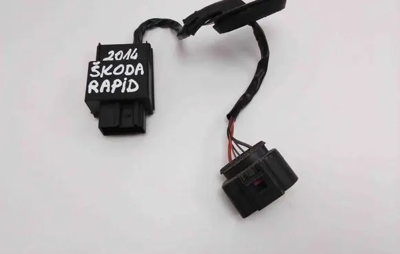 Skoda Rapid (NH) Fuel pump relay 1K0906093G