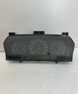 Volvo S70 V70 V70 XC Speedometer (instrument cluster) 9168144 9472725 9472523