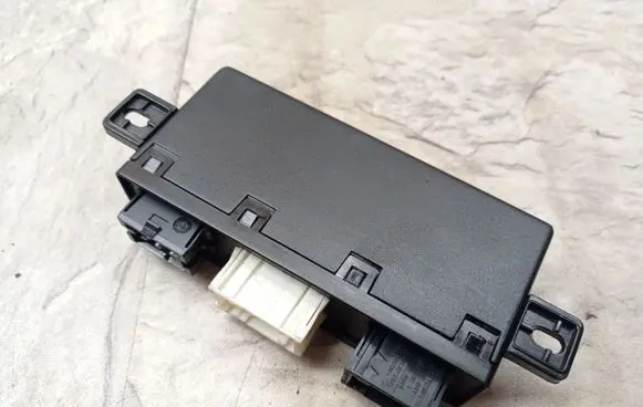 BMW 5 E39 Door control unit/module 61356904255 6904255