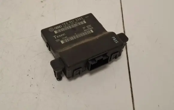 Volkswagen Golf V Gateway control module 1K0907530C 1K0907951