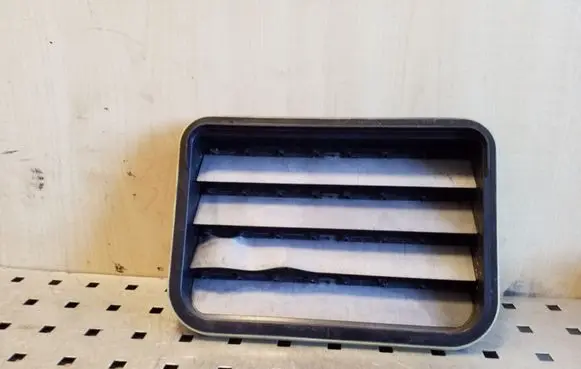 Volkswagen Touareg II Quarter panel pressure vent 7PP819181A